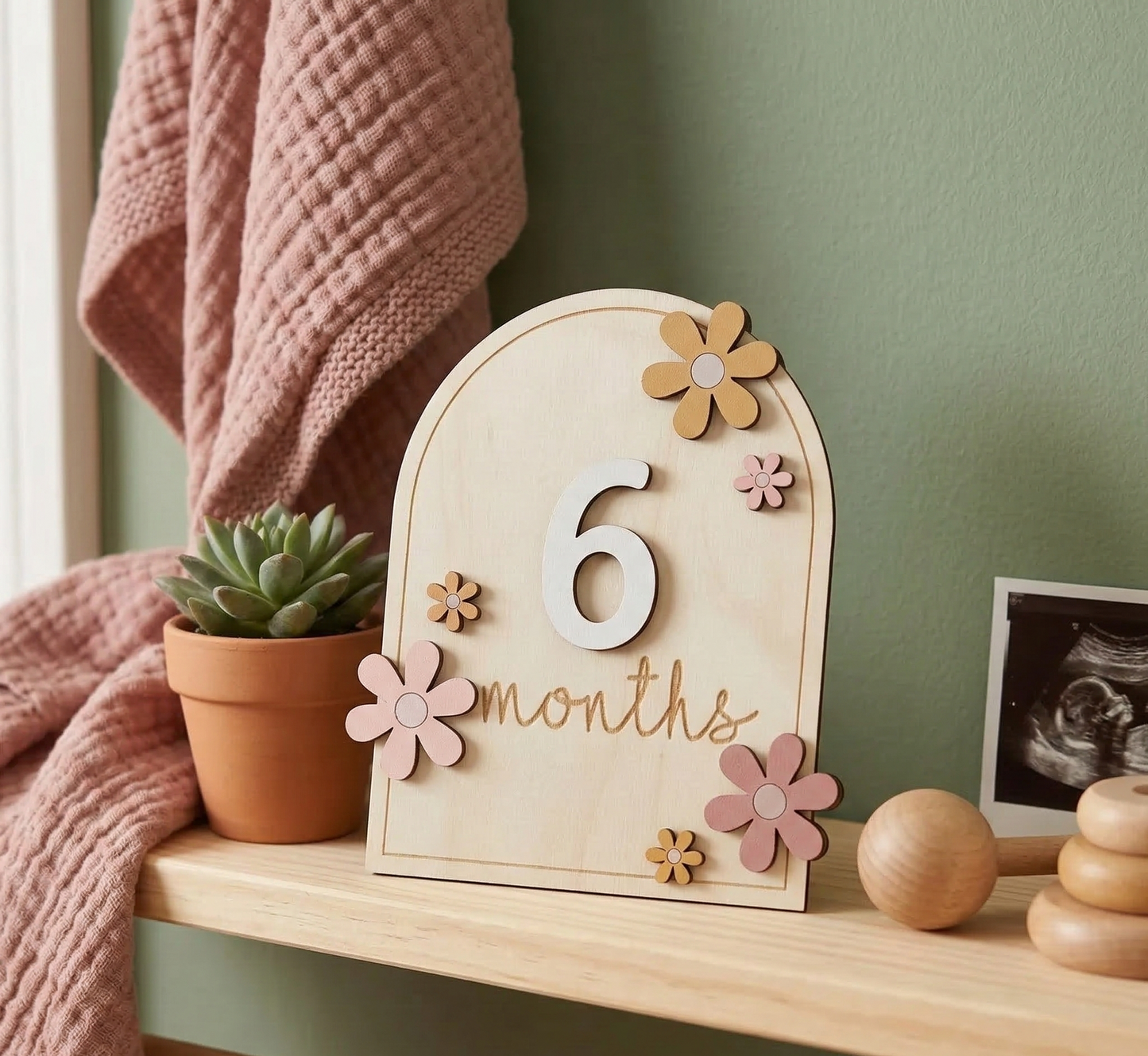 Wooden Baby Milestone Cards for Newborn Photos – Monthly Baby Milestone Plaque Set with Floral Design & Interchangeable Numbers for Baby Girl & Boy Keepsake Pictures (0-12m)